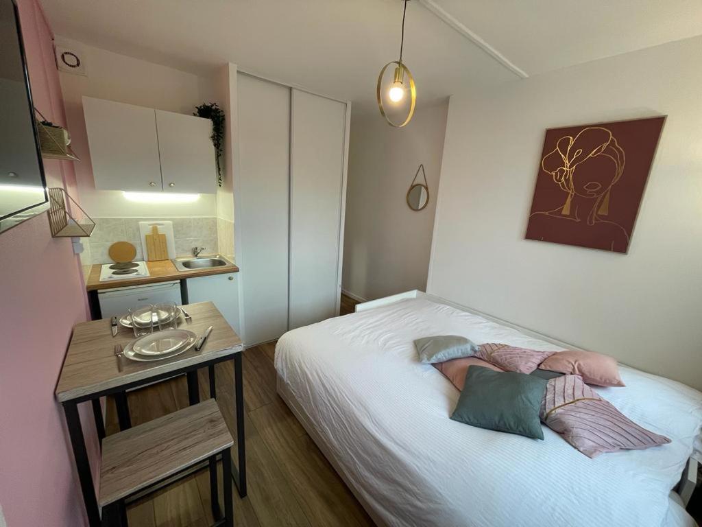 Rose, Studio Proche Centre Ville 凯恩 外观 照片